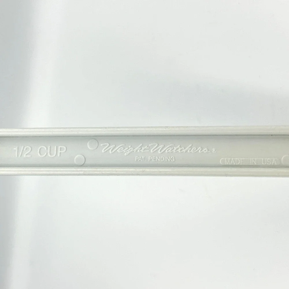 Vintage Original Weight Watcher Measuring Scoops 1 Cup 1/2 Cup White Made in USA